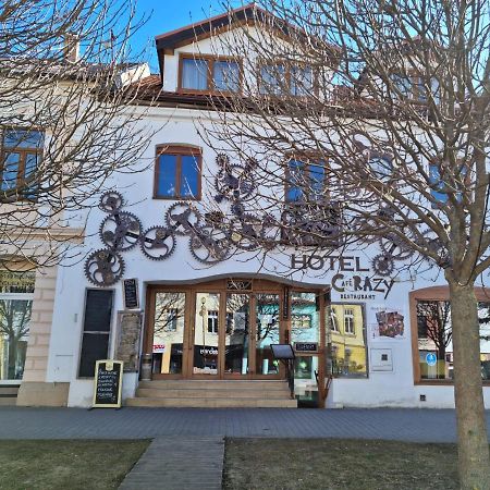 Hostel Caferazy Poprad Buitenkant foto