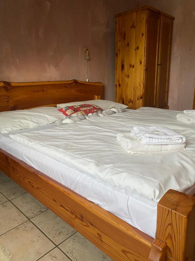 Hostel Caferazy Poprad Buitenkant foto