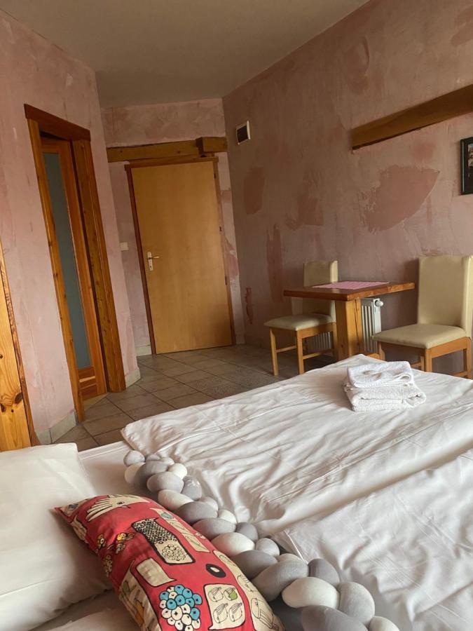 Hostel Caferazy Poprad Buitenkant foto