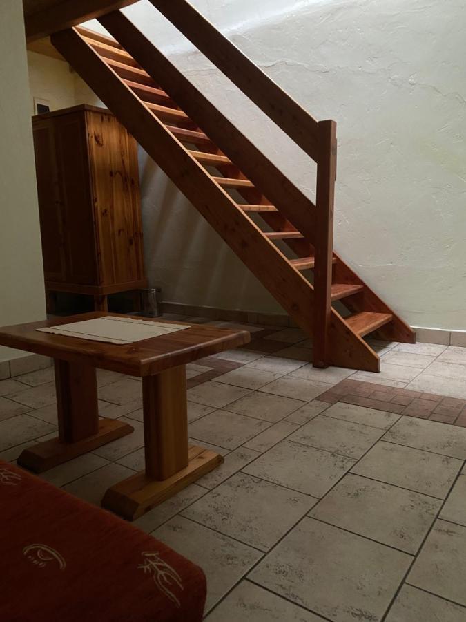 Hostel Caferazy Poprad Buitenkant foto