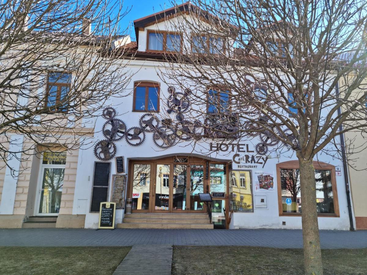 Hostel Caferazy Poprad Buitenkant foto